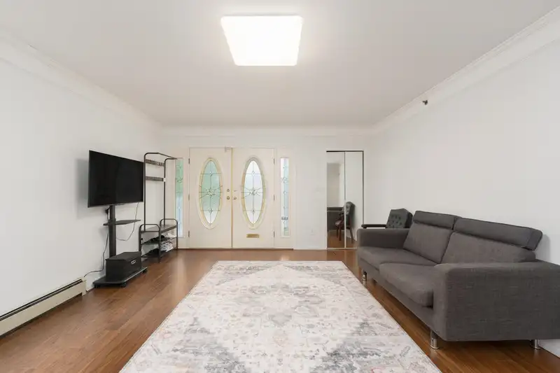 1038 E 51ST AVENUE - photo 2 of 40