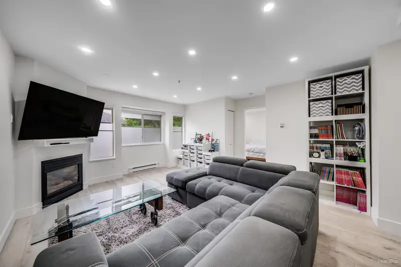 21 19034 MCMYN ROAD - photo 1 of 33