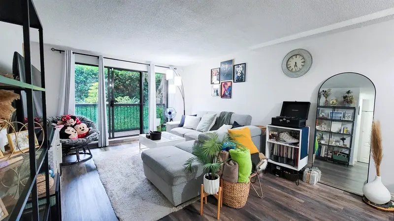 107 620 EIGHTH AVENUE - photo 1 of 25