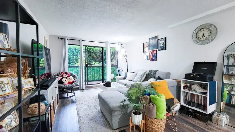 107 620 EIGHTH AVENUE - photo 2 of 25