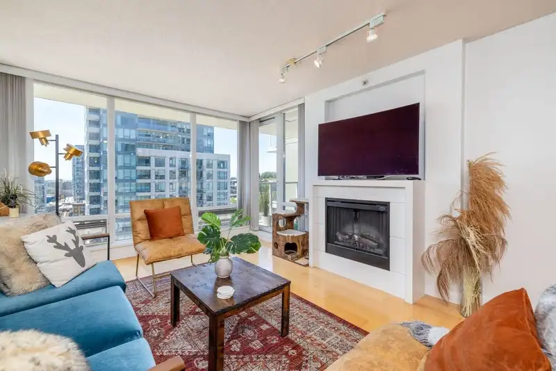 1406 39 SIXTH STREET - photo 4 of 24