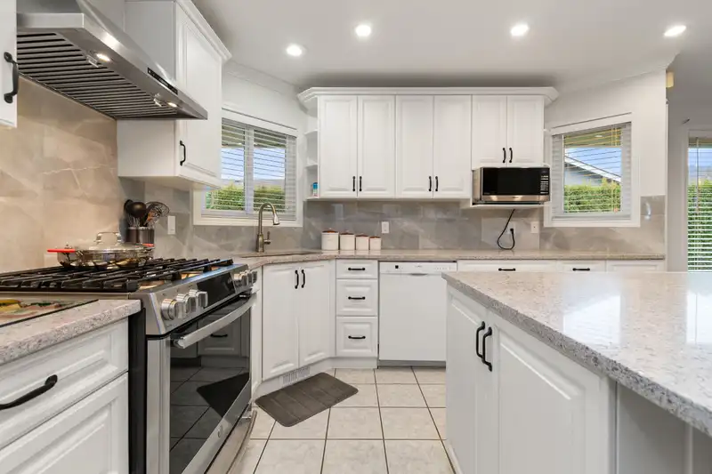 6792 HENRY STREET - photo 3 of 29