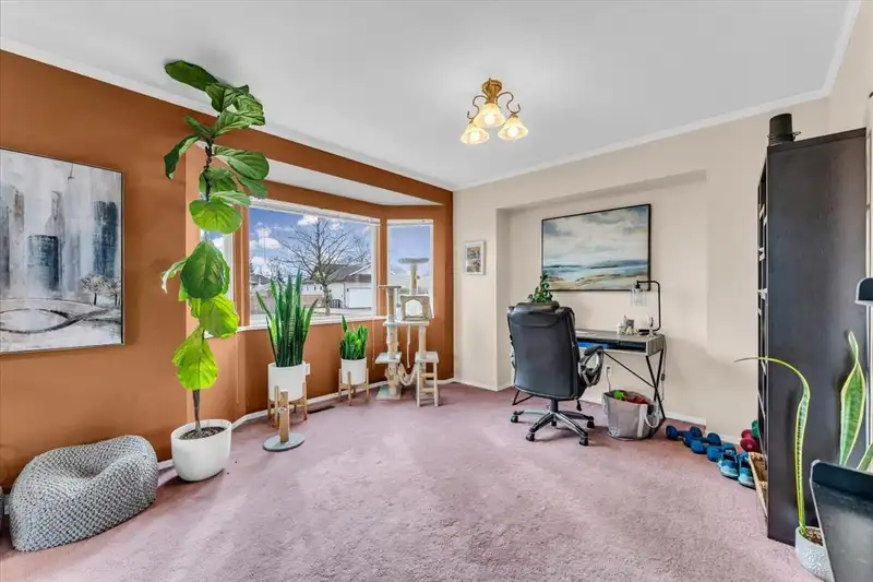 5737 190 STREET - photo 2 of 16