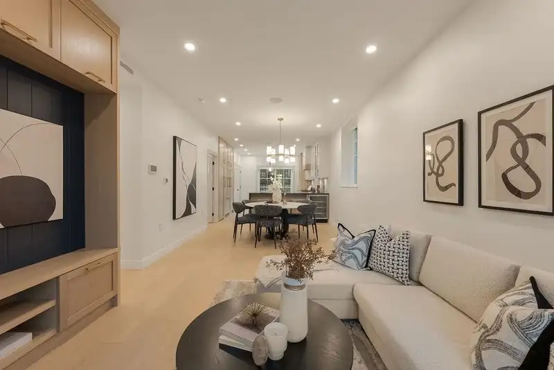 2540 GRANT STREET - photo 1 of 40