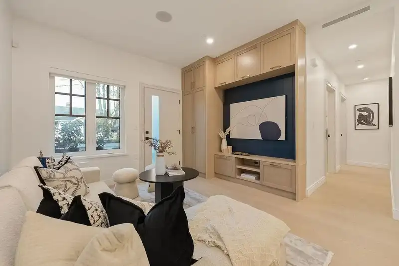 2540 GRANT STREET - photo 4 of 40