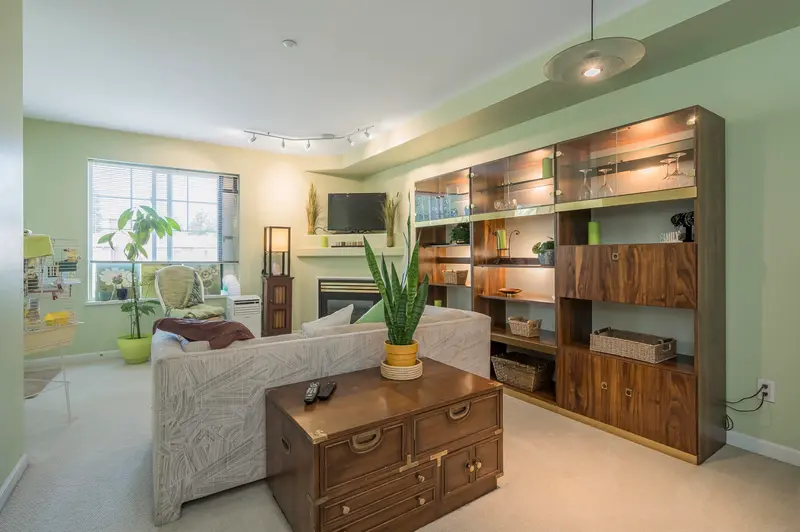 303 20200 56 AVENUE - photo 4 of 25