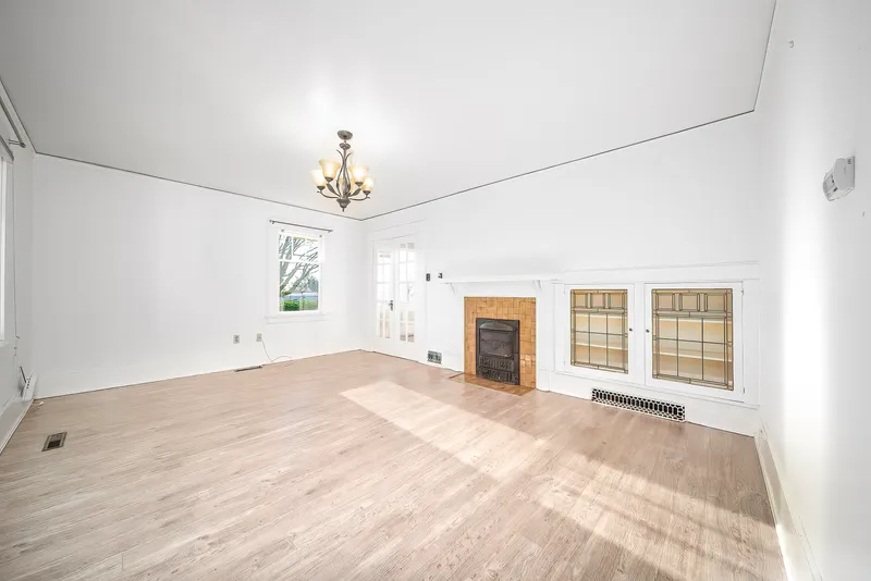 726 TENTH STREET - photo 1 of 25