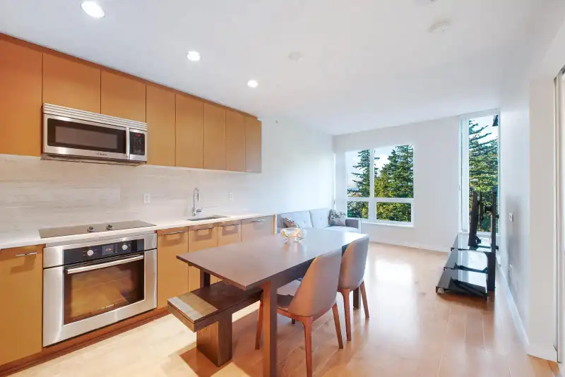 1709 5728 BERTON AVENUE - photo 1 of 15