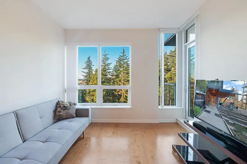 1709 5728 BERTON AVENUE - photo 2 of 15