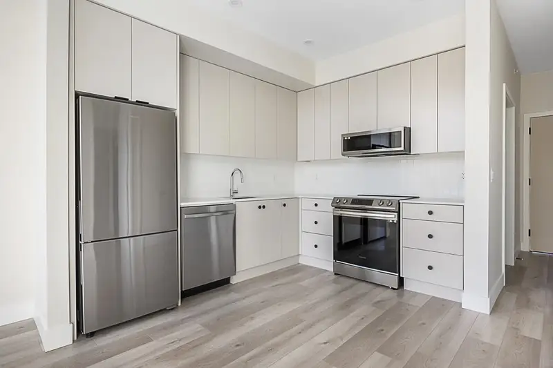 508 45497 CAMPUS DRIVE - photo 4 of 15