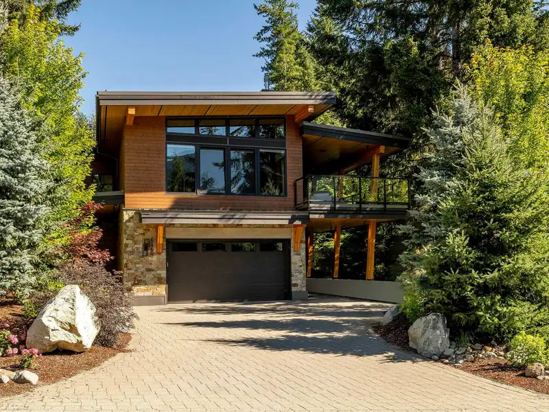 6464 ST ANDREWS WAY - photo 1 of 33