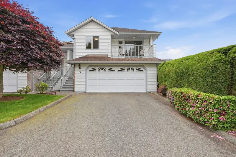 26 2988 HORN STREET - photo 1 of 33