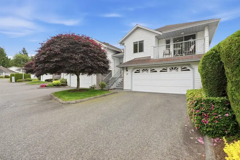 26 2988 HORN STREET - photo 2 of 33