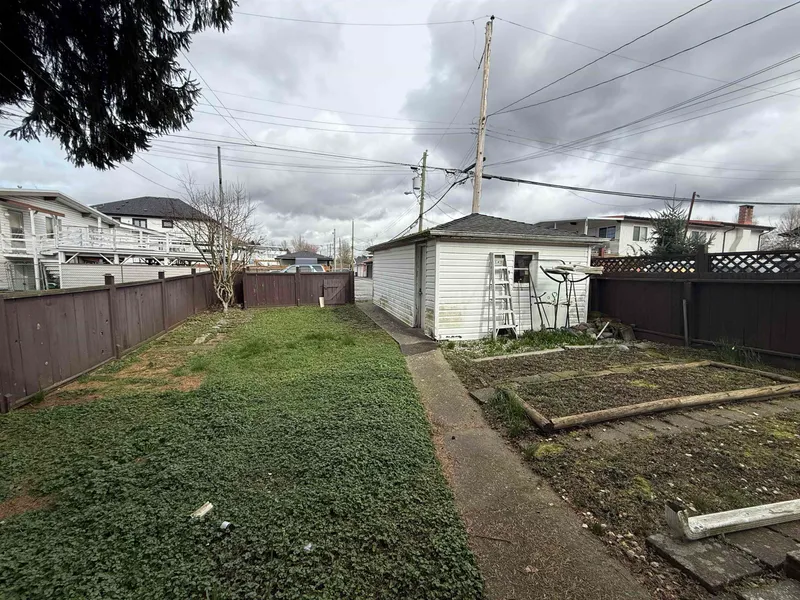 3025 E 45TH AVENUE - photo 3 of 4