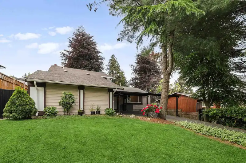 10421 SANTA MONICA DRIVE - photo 2 of 31