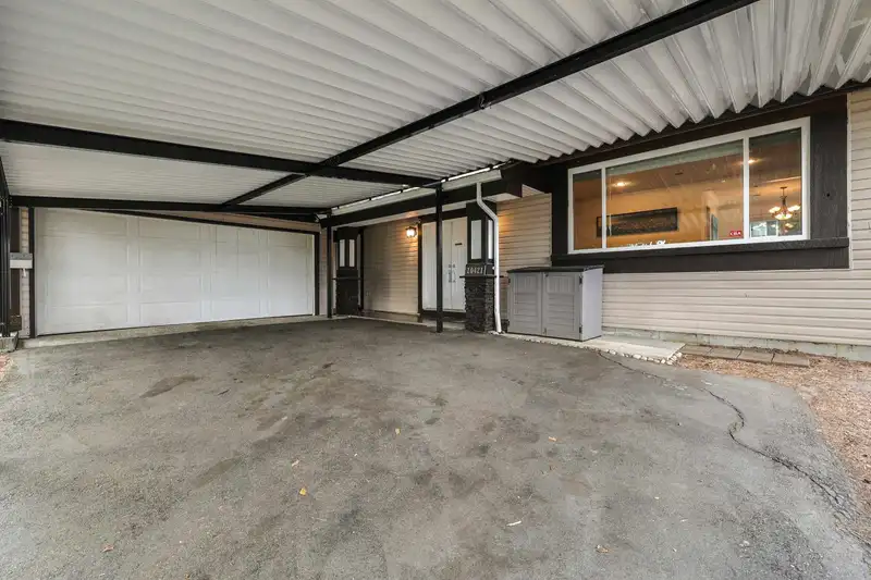 10421 SANTA MONICA DRIVE - photo 3 of 31