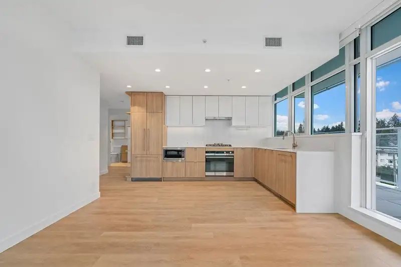 408 505 NELSON STREET - photo 2 of 33
