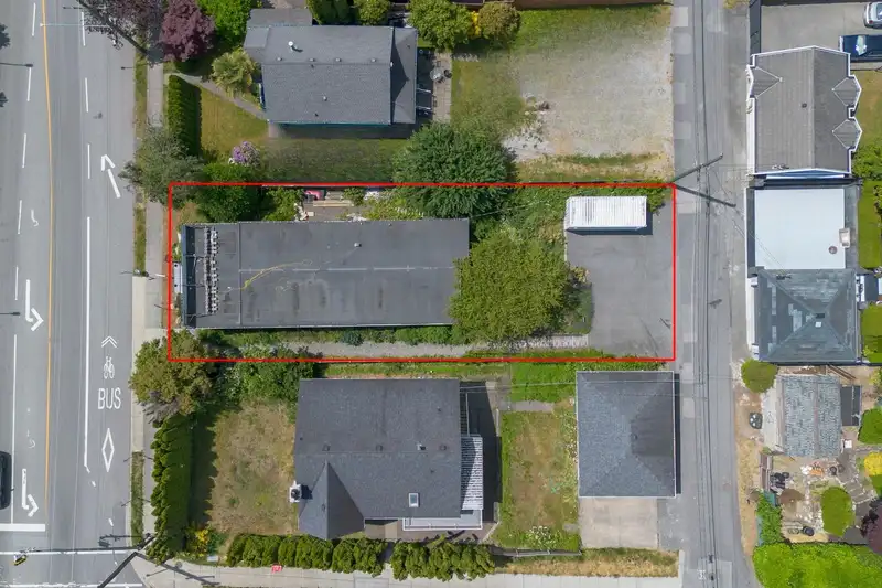 658 E 3RD STREET - photo 3 of 3