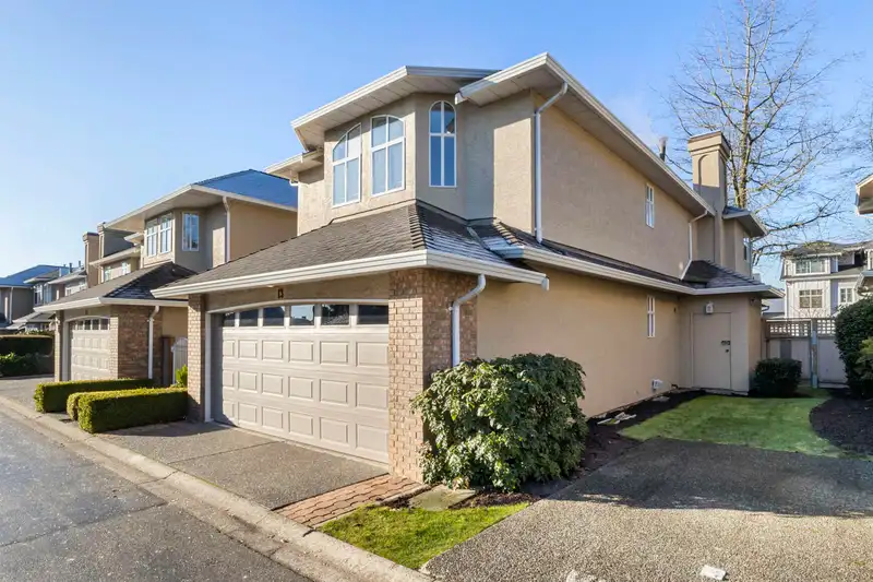 13 6211 W BOUNDARY DRIVE - photo 1 of 40