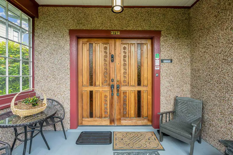 3732 WEST 2ND AVENUE - photo 3 of 40