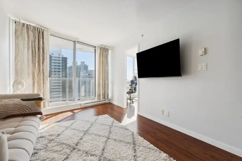 3409 13618 100 AVENUE - photo 2 of 39