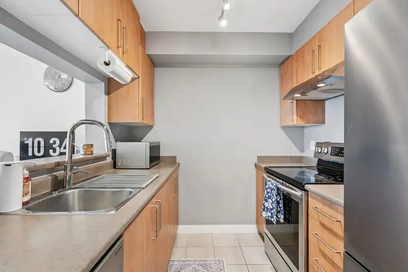 1610 5380 OBEN STREET - photo 3 of 28