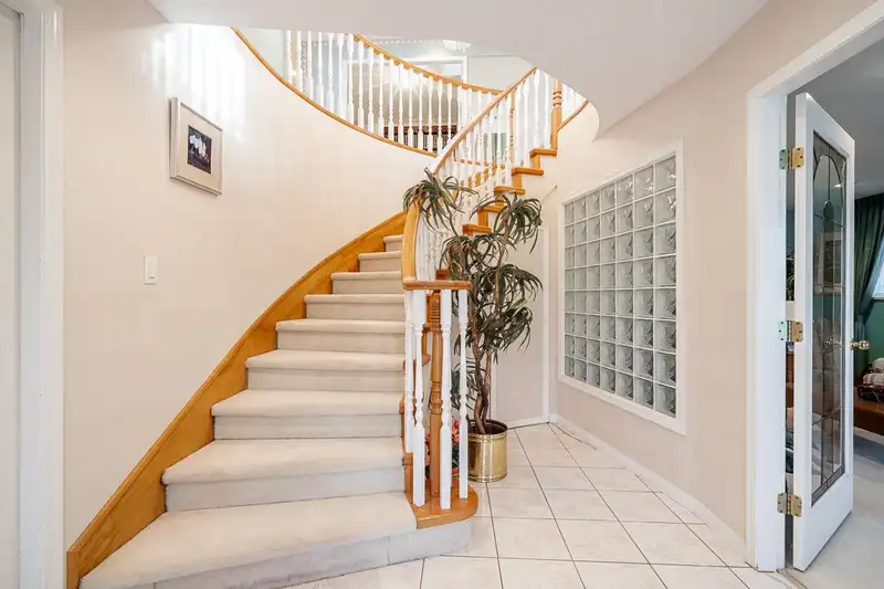 6958 GRAY AVENUE - photo 4 of 40