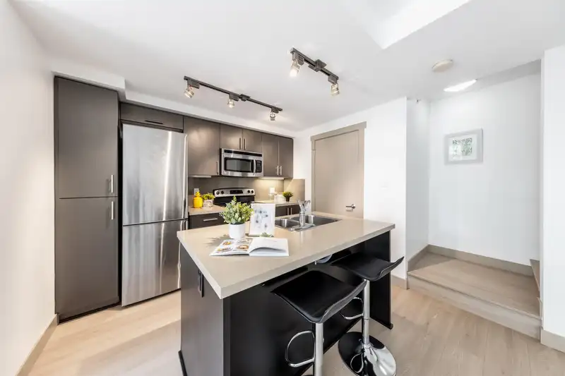 110 9009 CORNERSTONE MEWS - photo 4 of 23