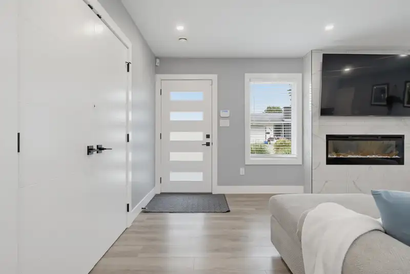 26680 32 AVENUE - photo 3 of 35