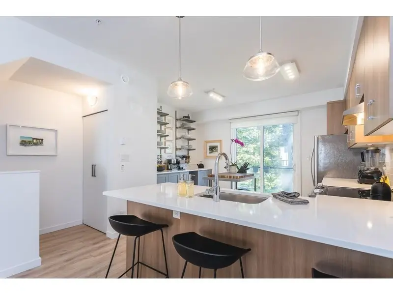 52 39769 GOVERNMENT ROAD - photo 4 of 25