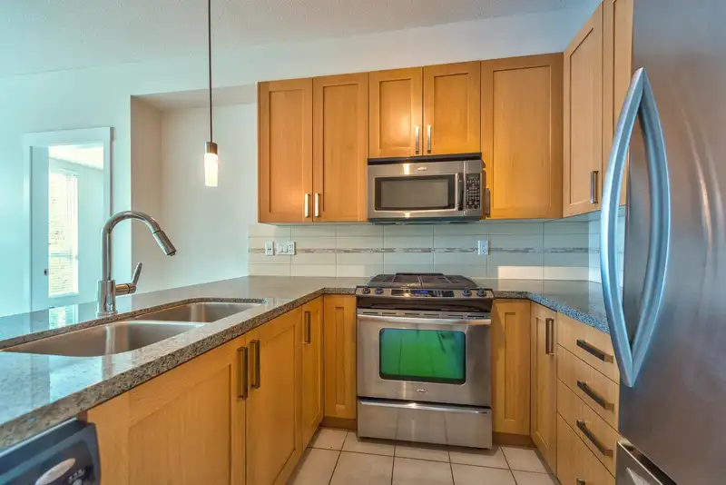 324 15988 26 AVENUE - photo 4 of 19
