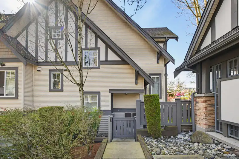 1 20038 70 AVENUE - photo 2 of 40