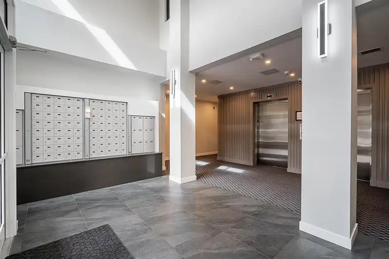 208 14225 103A AVENUE - photo 3 of 36