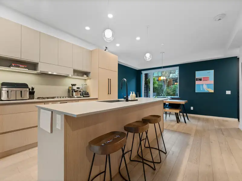 5 528 E 2ND STREET - photo 3 of 39