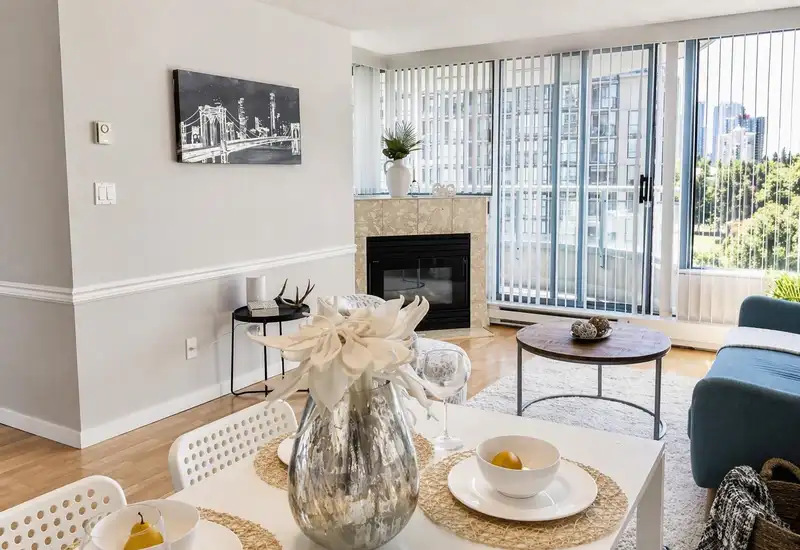702 13353 108 AVENUE - photo 3 of 34