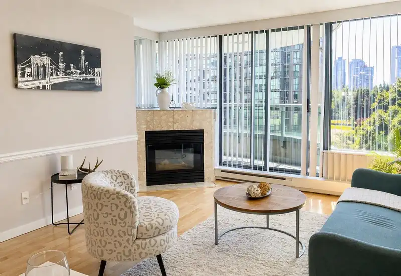 702 13353 108 AVENUE - photo 4 of 34