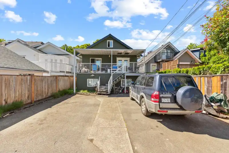 3279 W 11TH AVENUE - photo 2 of 36