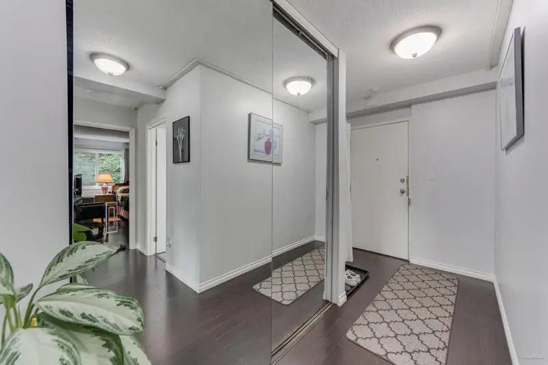 208 156 W 21ST STREET - photo 3 of 25