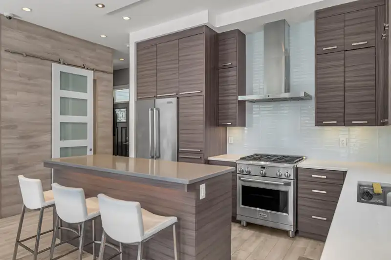 730 E 11TH AVENUE - photo 3 of 29