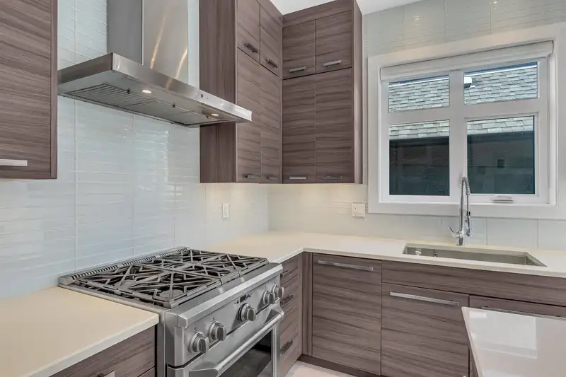 730 E 11TH AVENUE - photo 4 of 29