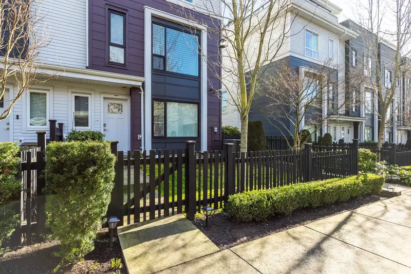 198 2277 OAK MEADOWS DRIVE - photo 3 of 25