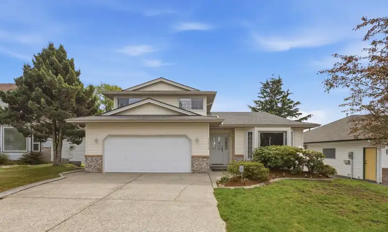 35016 CASSIAR AVENUE - photo 1 of 36