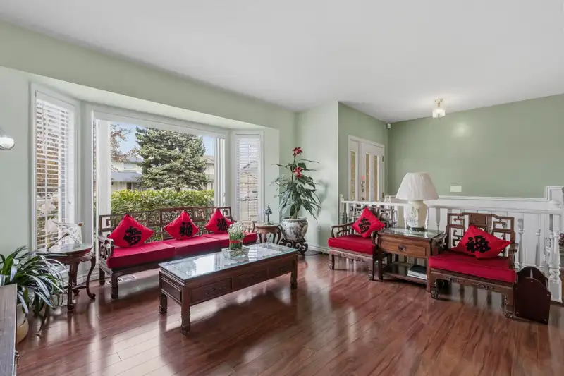 35016 CASSIAR AVENUE - photo 3 of 36