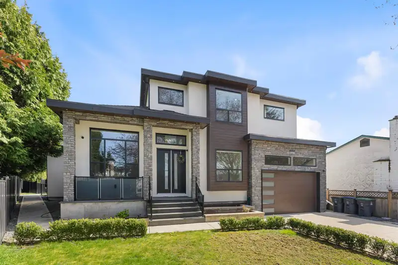 8958 139A STREET - photo 2 of 40