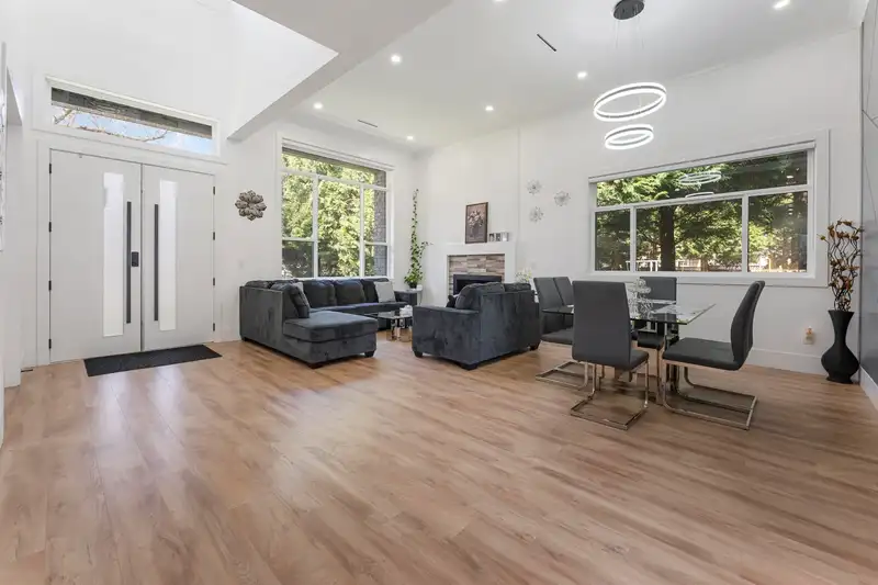 8958 139A STREET - photo 4 of 40