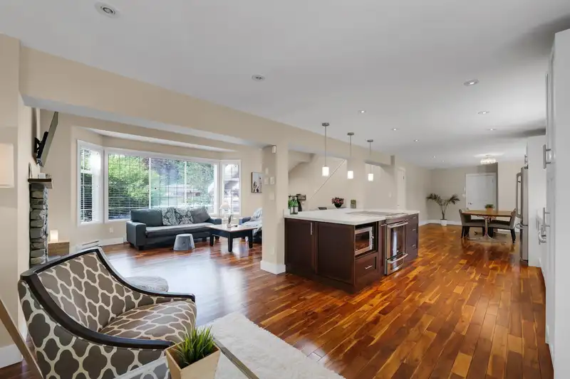 1510 MACDONALD PLACE - photo 4 of 29