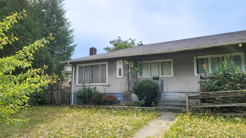 2578 S GRANDVIEW HIGHWAY - photo 2 of 15