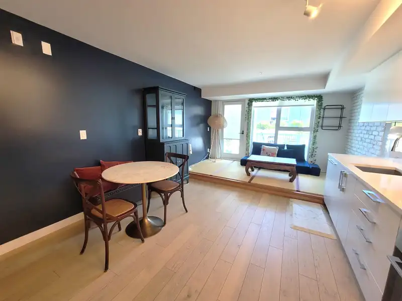 211 2508 FRASER STREET - photo 3 of 13