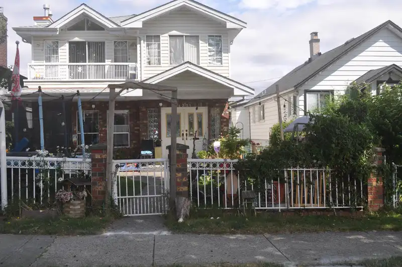 4231 DUNDAS STREET - photo 1 of 1