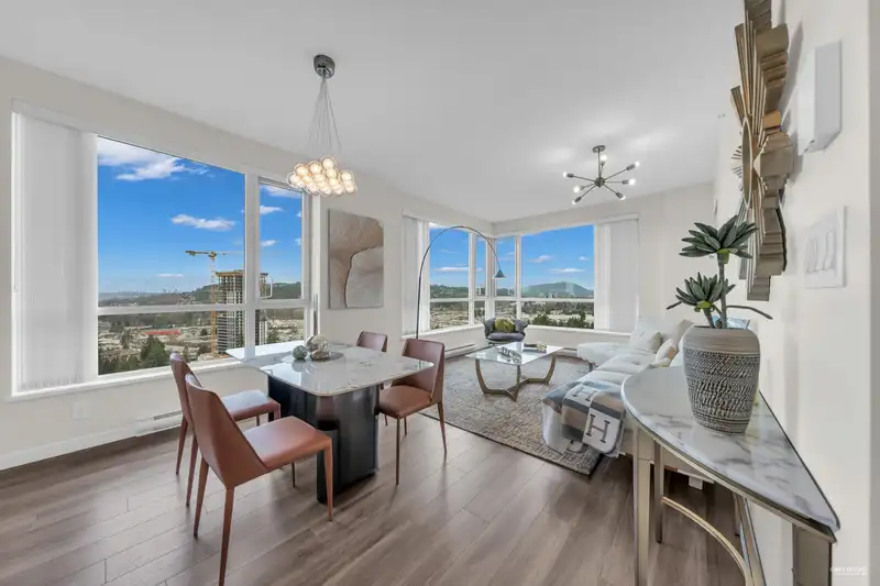 2404 3096 WINDSOR GATE - photo 1 of 28
